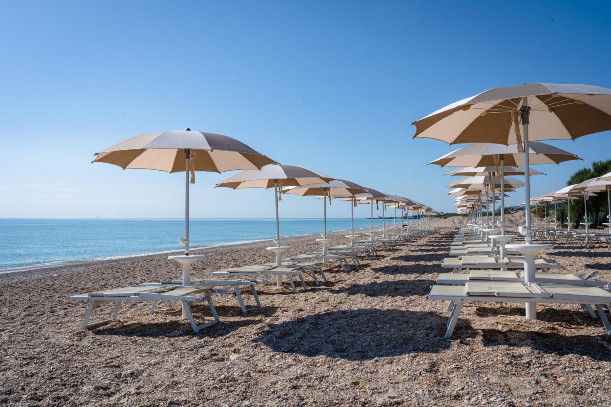 Club Del Sole La Risacca Family Collection Hotel Porto Sant'Elpidio Exterior photo